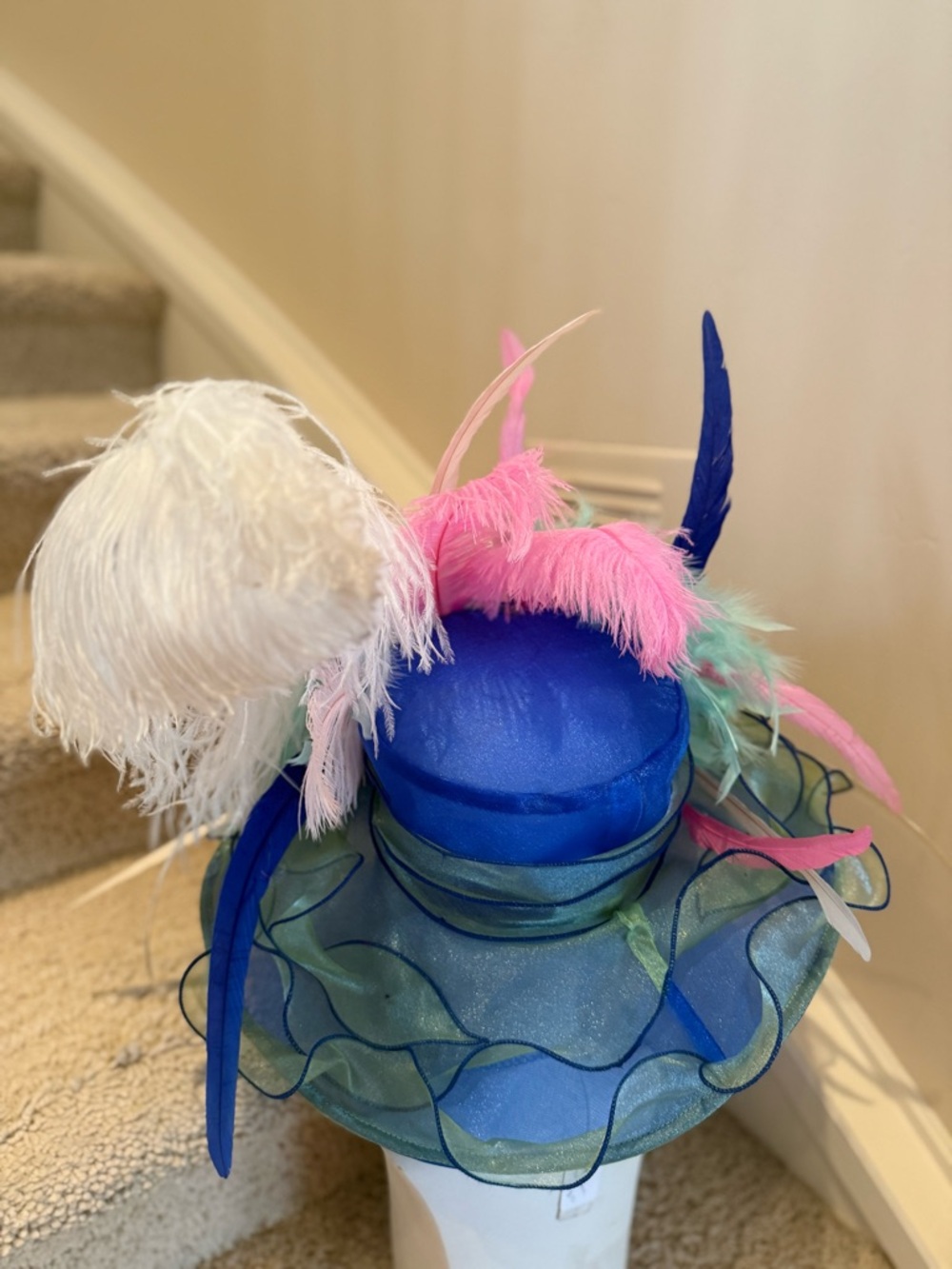 Elegant Multicolor Feather & Floral Derby Hat guardian angel - Picture 5 of 8